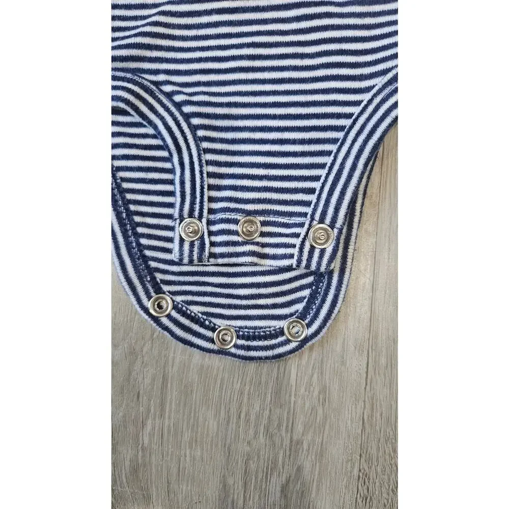 Carter's Newborn Bundle of Two Body Suits Short and Long Sleeve Pack